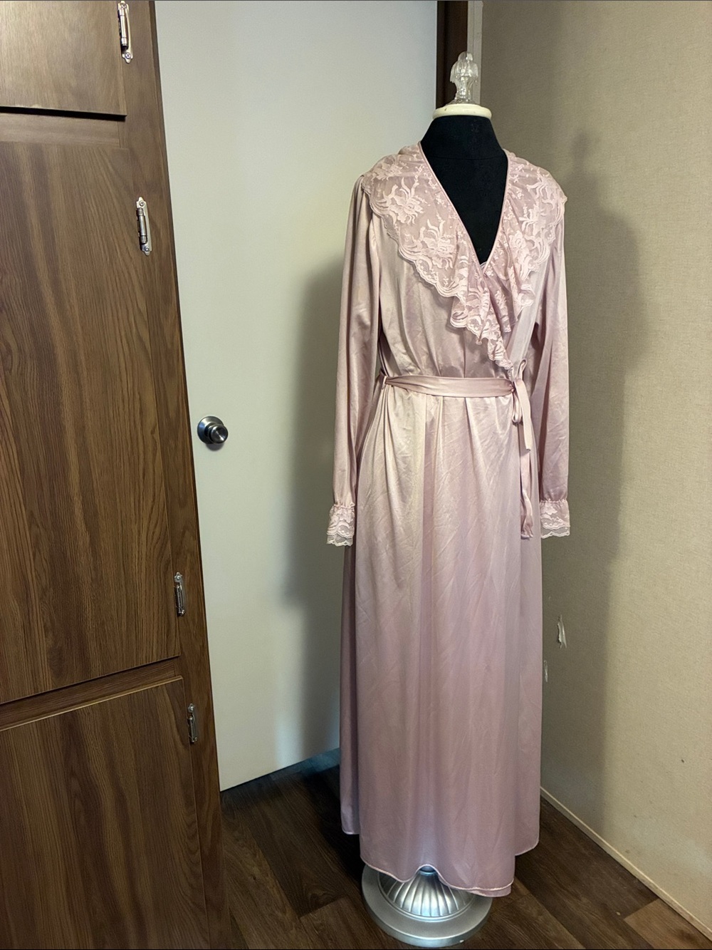 Women's Long Lace-Trim Satin Robe and Gown- Dusty Pink